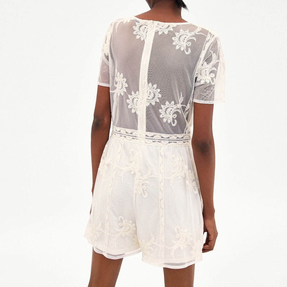 ZARA Beige Lace Romper Women's Size Medium